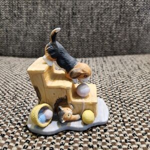 Barnyard Friends Special Delivery #05082 Lefton Porcelain 1985 Figurine